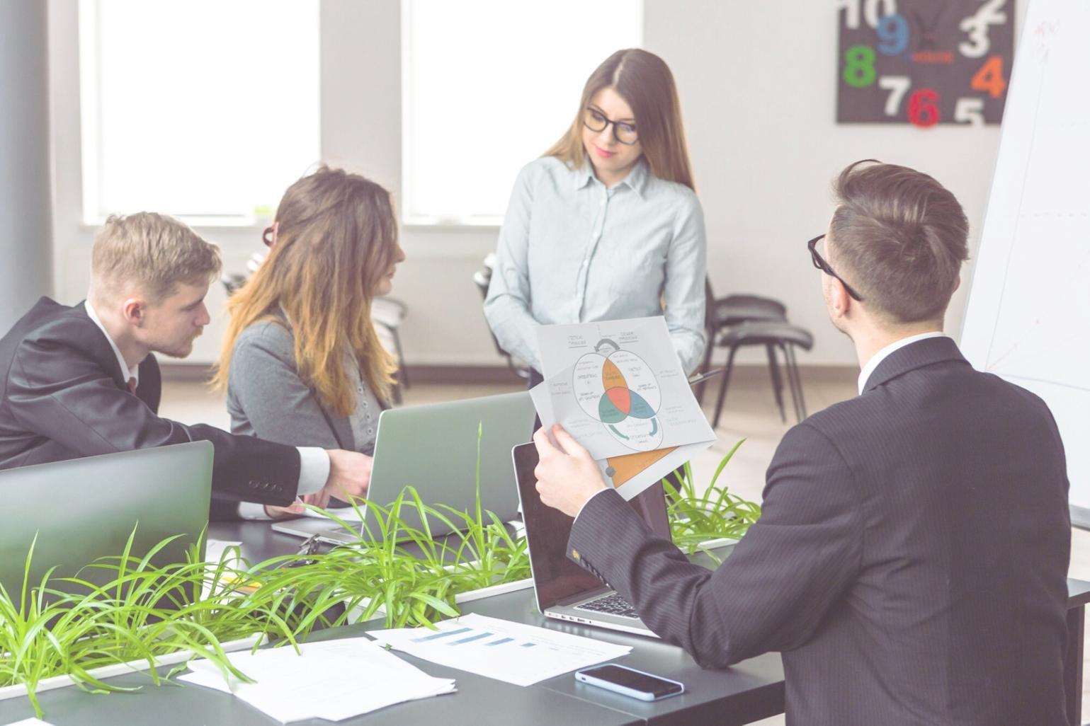 Analyse détaillée de documents financiers et stratégie personnalisée